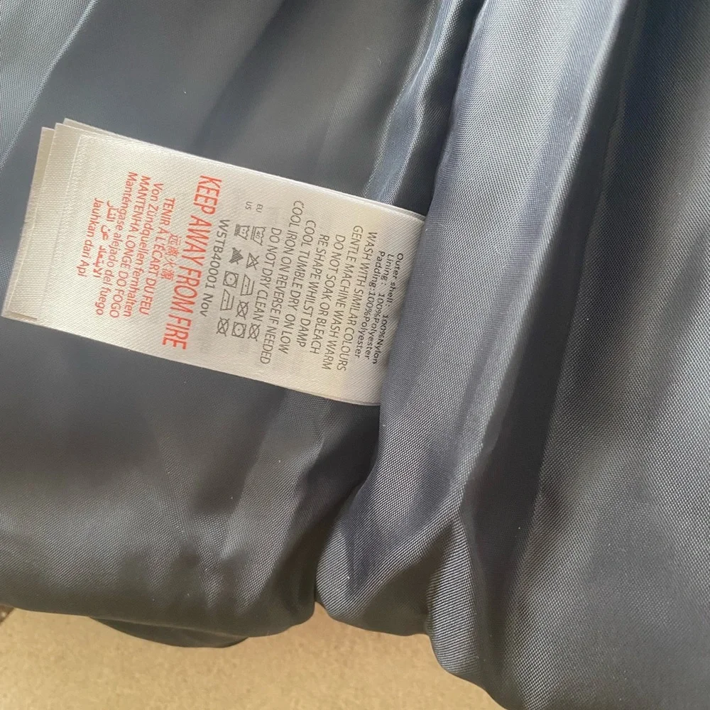 Pumpkin Patch Children’s size 2 sleeveless puffer vest/jacket. - Picture 7 of 8